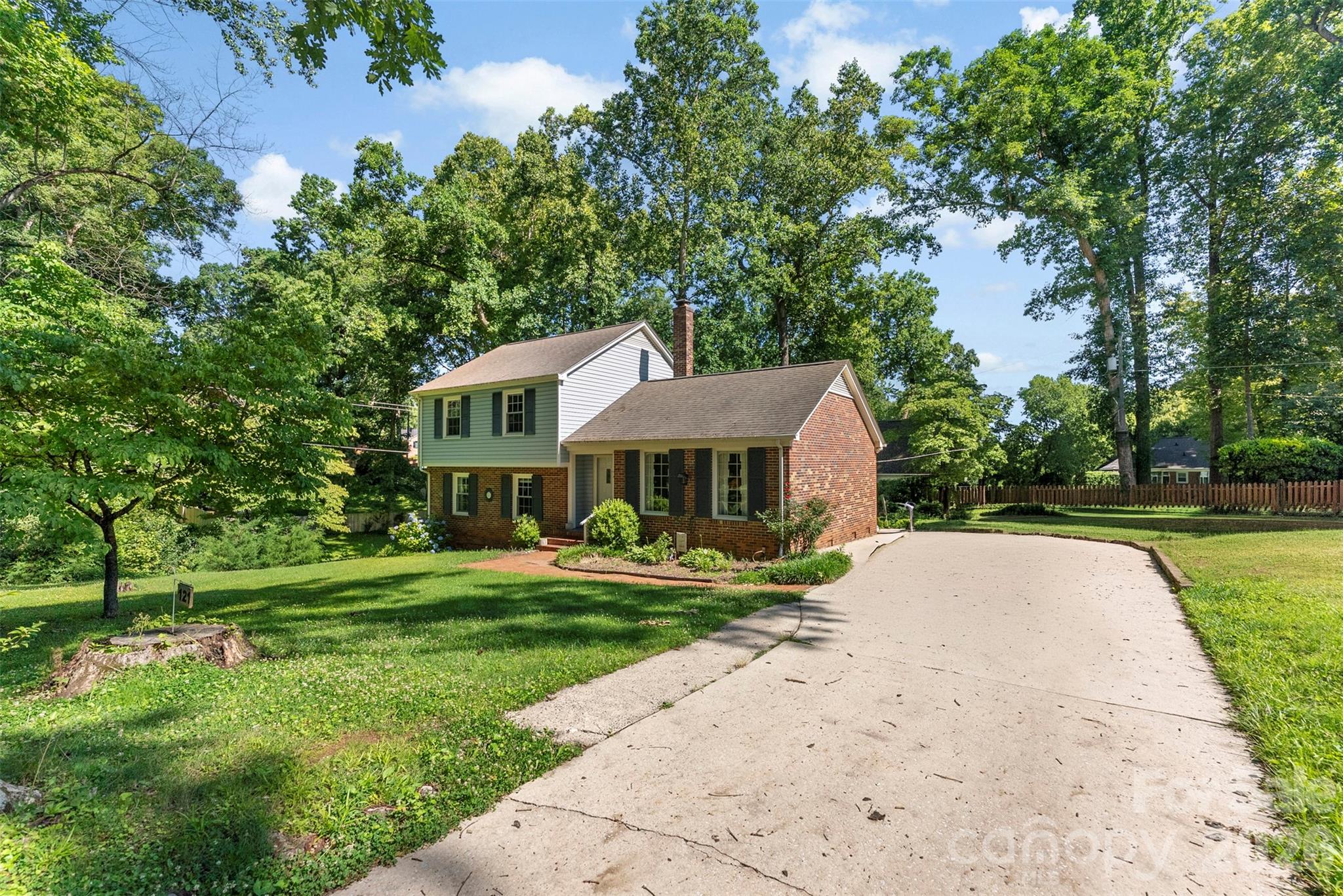 121 E Summersby Street — Fort Mill