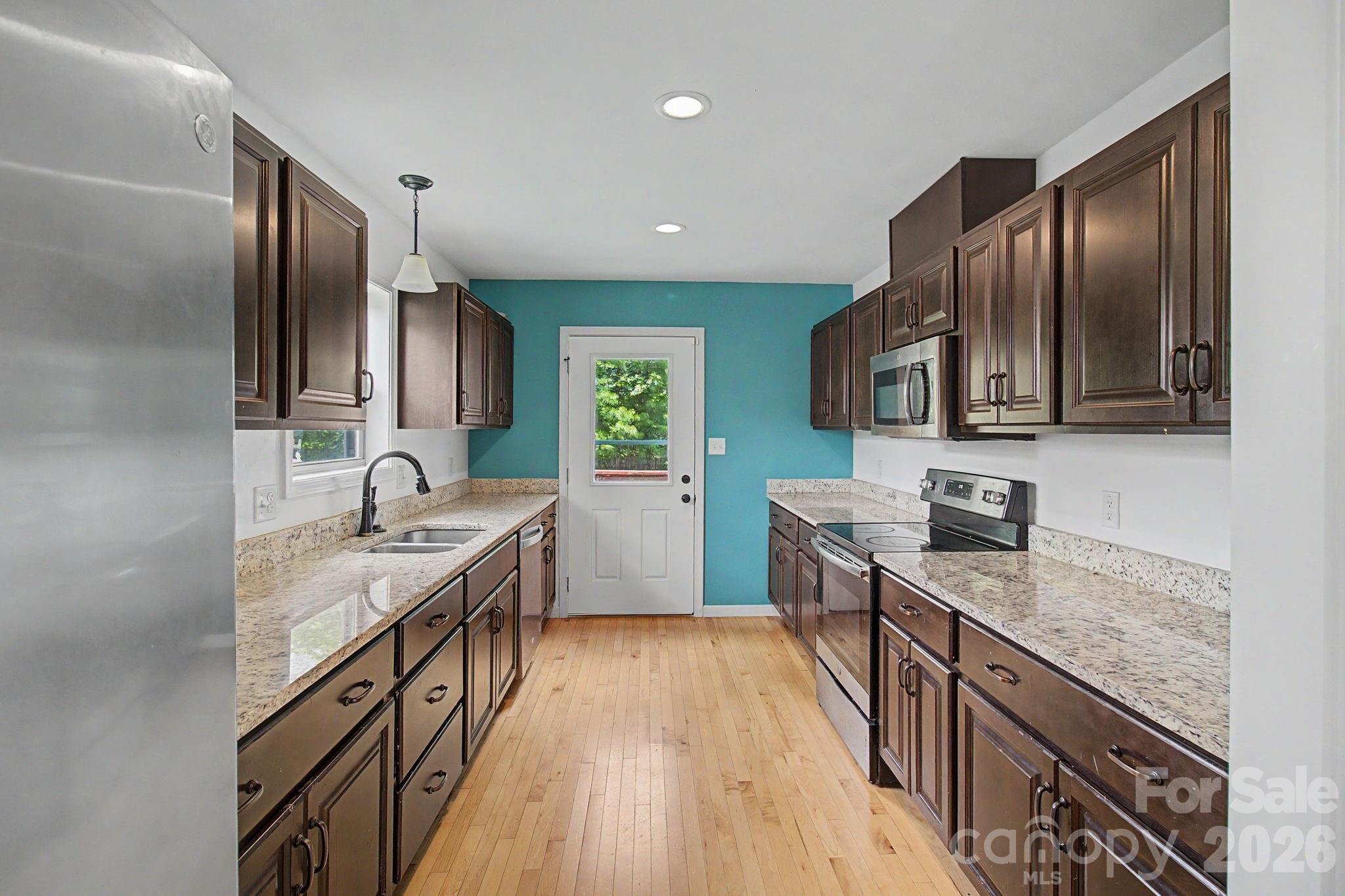 31 Yarrow Meadow Road — Weaverville