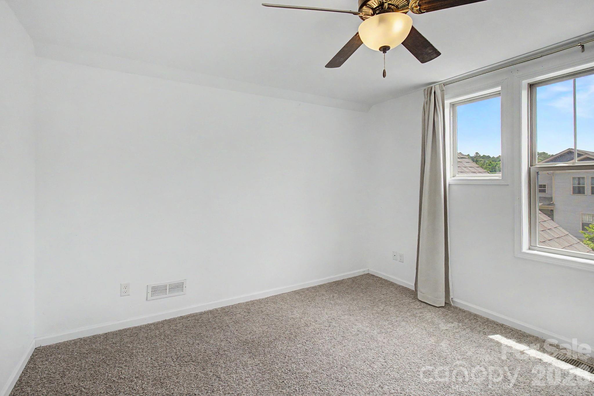 31 Yarrow Meadow Road — Weaverville
