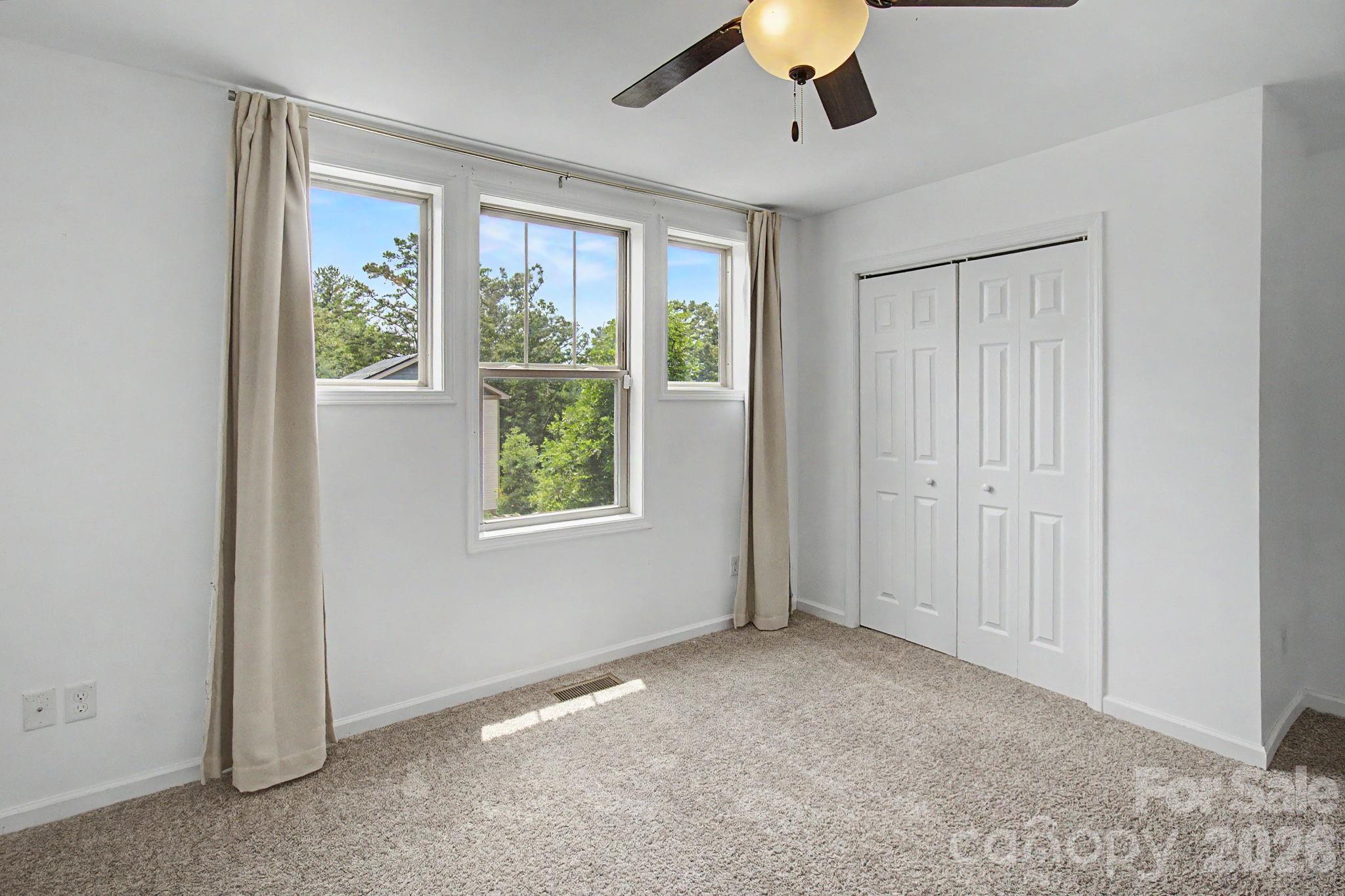 31 Yarrow Meadow Road — Weaverville