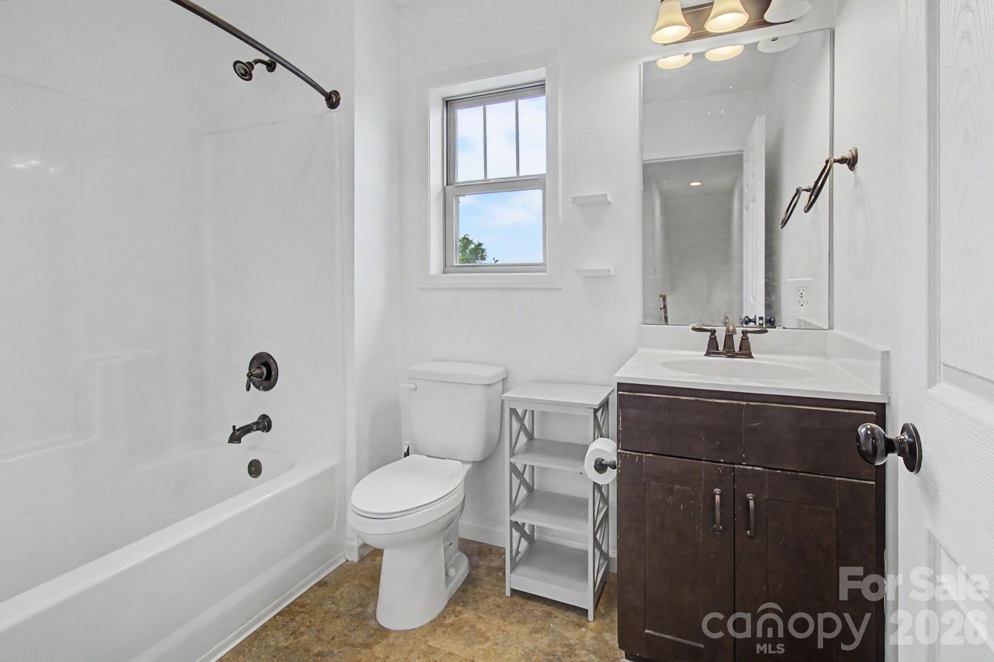 31 Yarrow Meadow Road — Weaverville