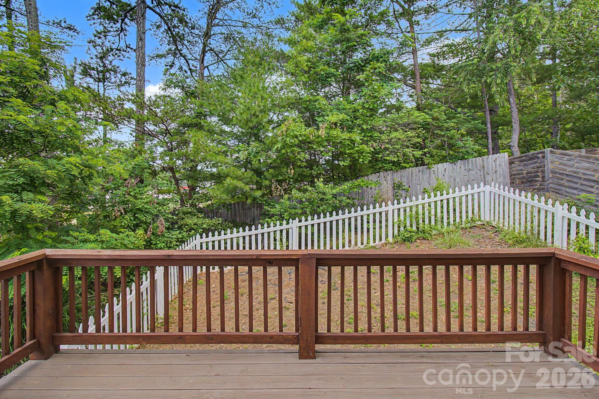 31 Yarrow Meadow Road — Weaverville