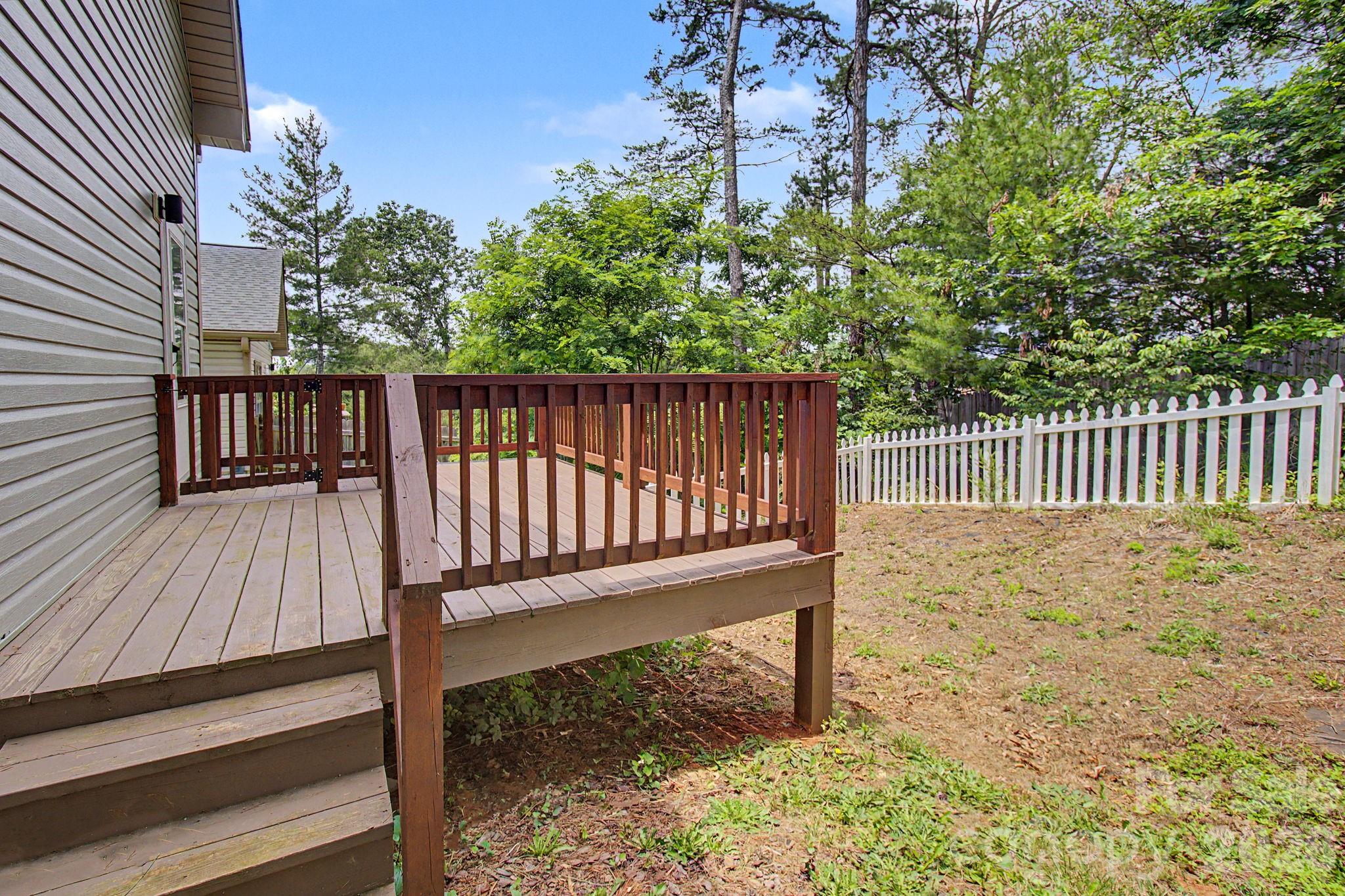 31 Yarrow Meadow Road — Weaverville