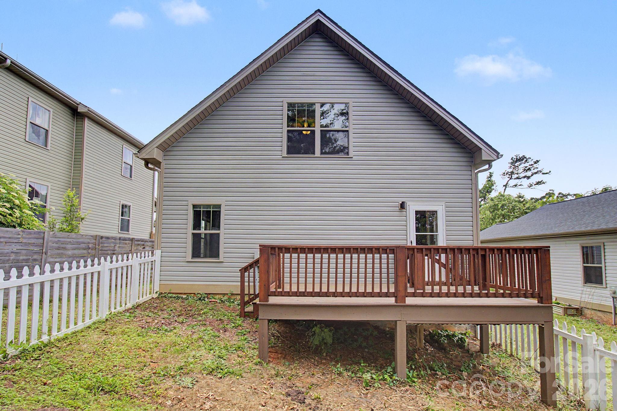 31 Yarrow Meadow Road — Weaverville