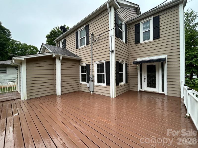 210 Oakdale Street — Gastonia