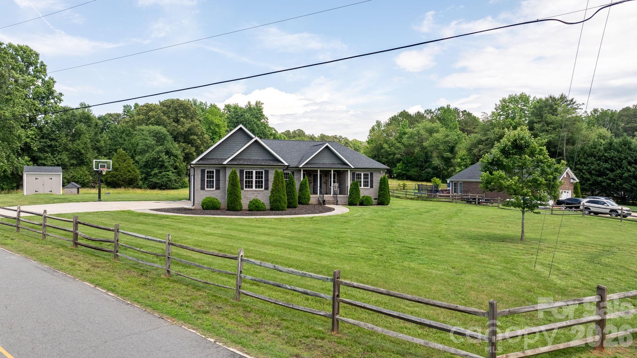 1100 Rainbow Drive — Mount Holly