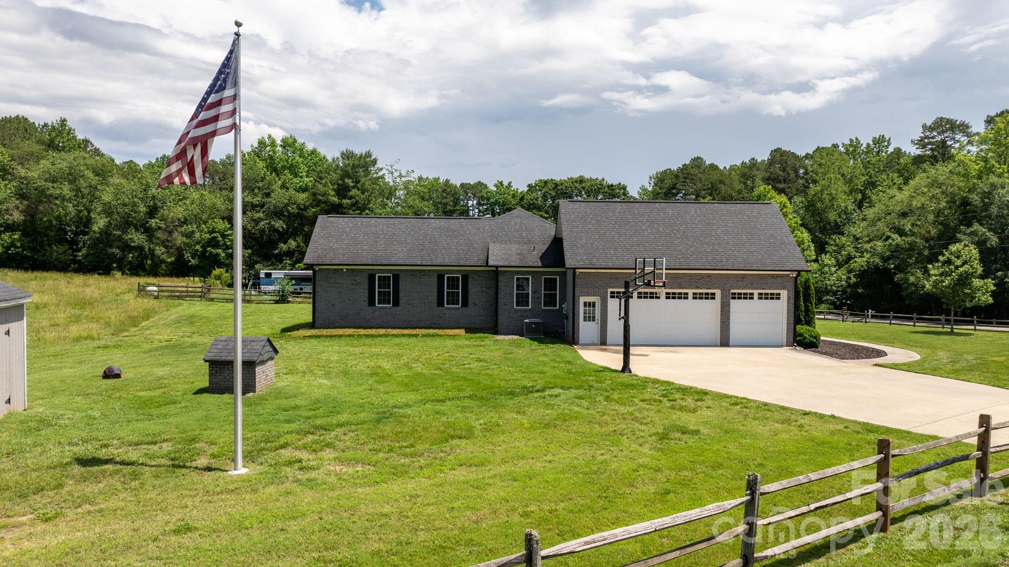 1100 Rainbow Drive — Mount Holly
