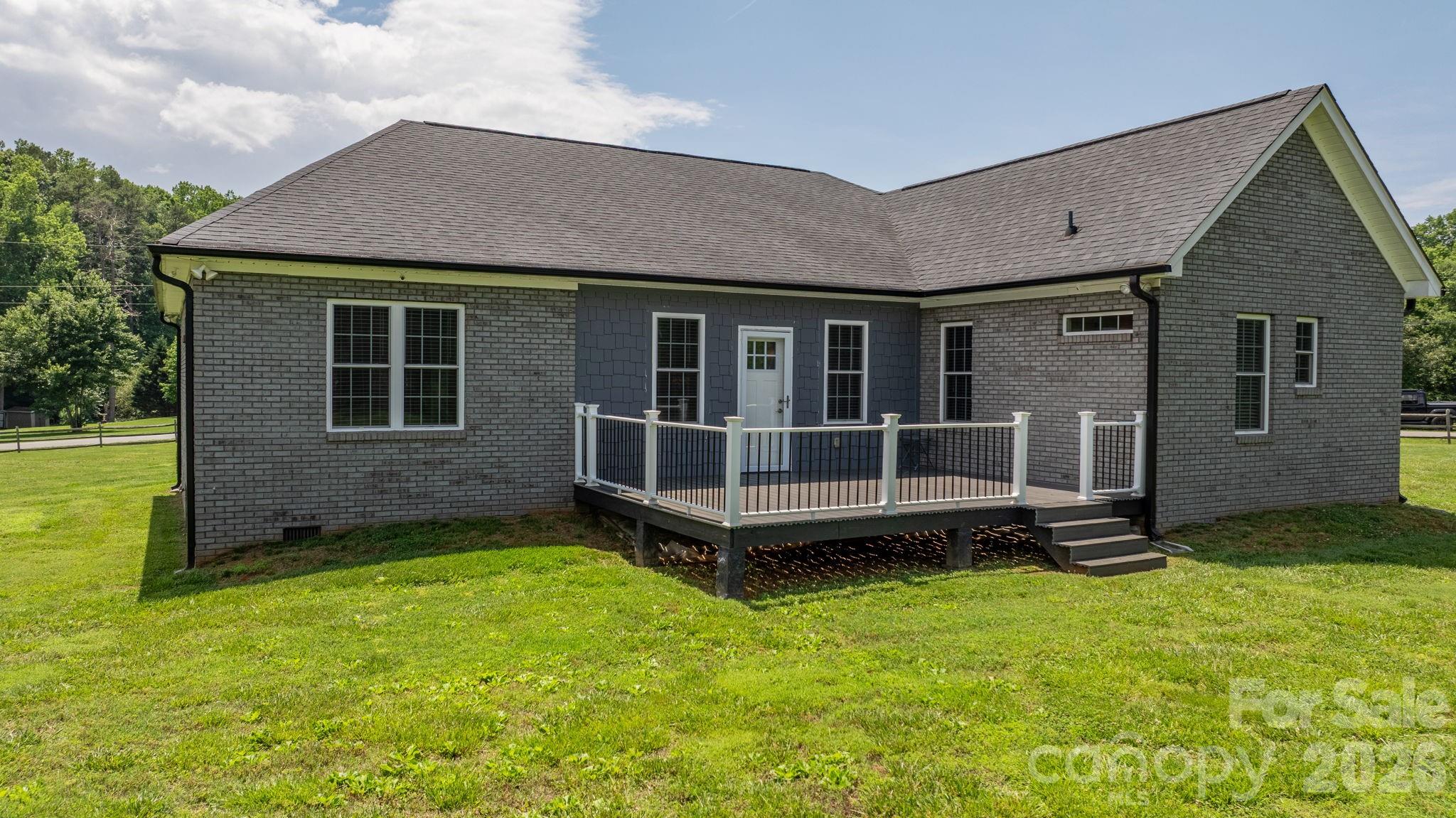 1100 Rainbow Drive — Mount Holly