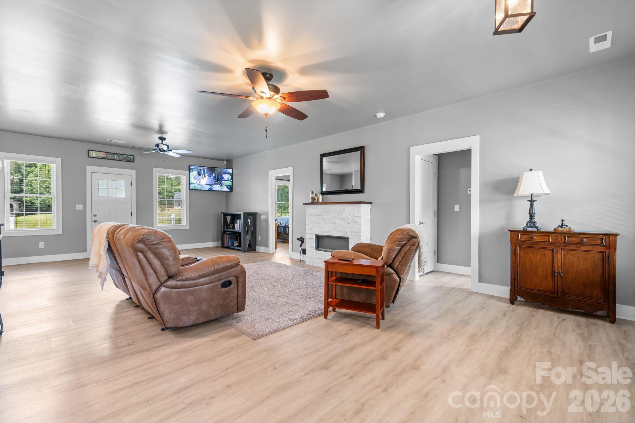 1100 Rainbow Drive — Mount Holly