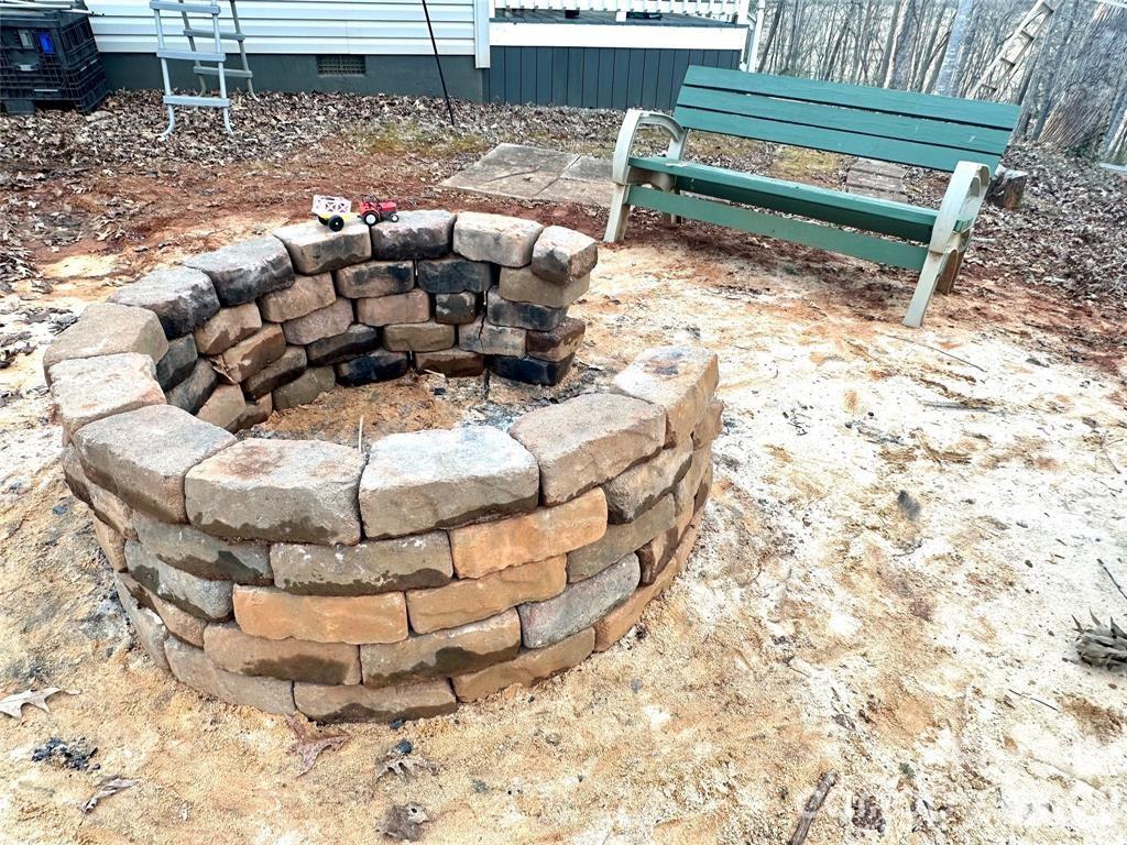 386 Groves Road — Union Mills