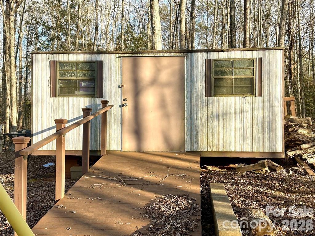 386 Groves Road — Union Mills