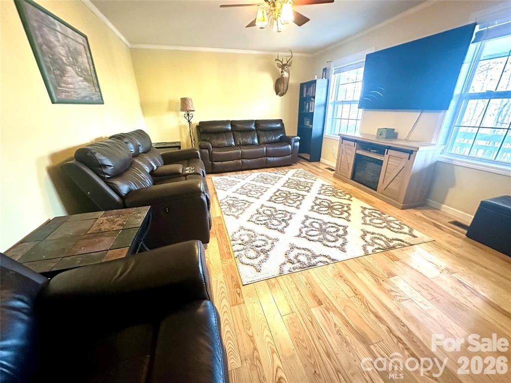 386 Groves Road — Union Mills