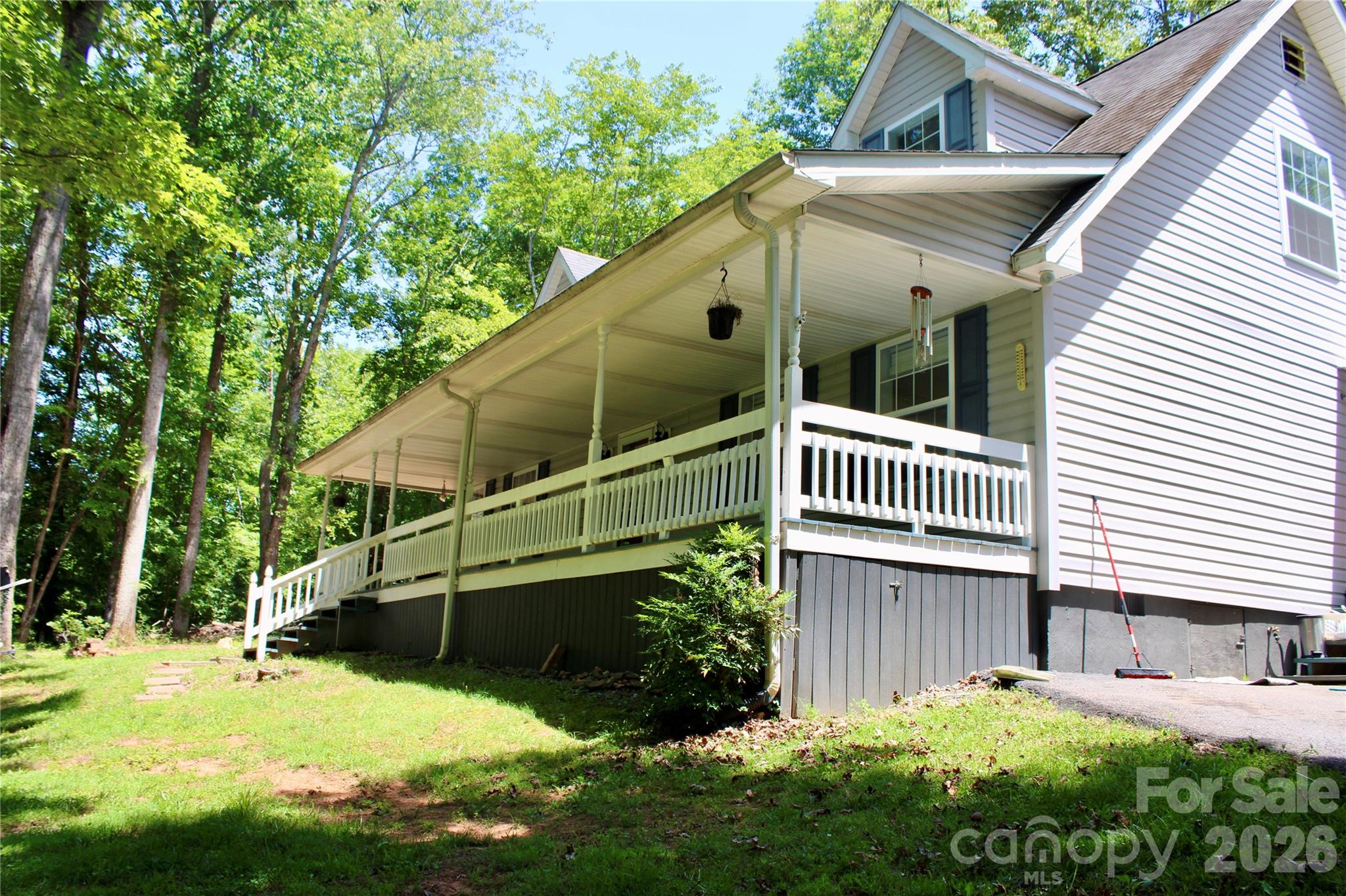 386 Groves Road — Union Mills