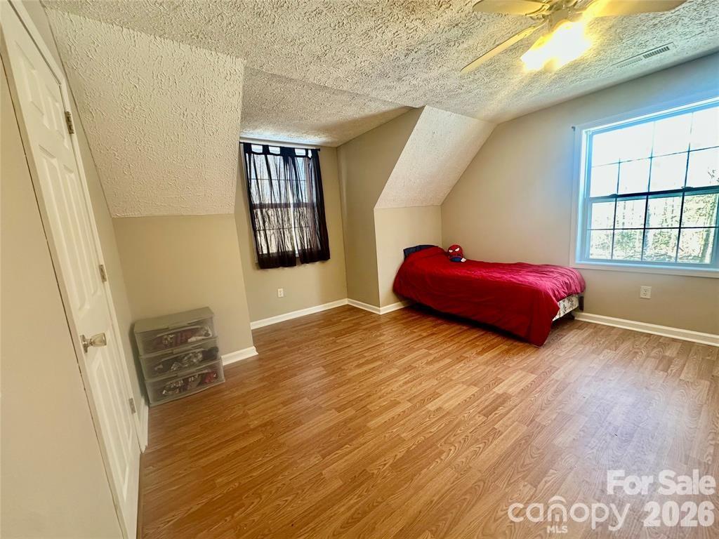 386 Groves Road — Union Mills