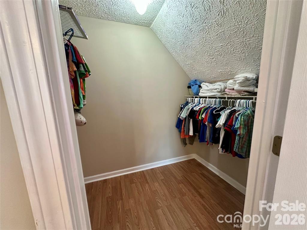386 Groves Road — Union Mills