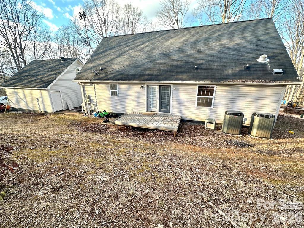 386 Groves Road — Union Mills