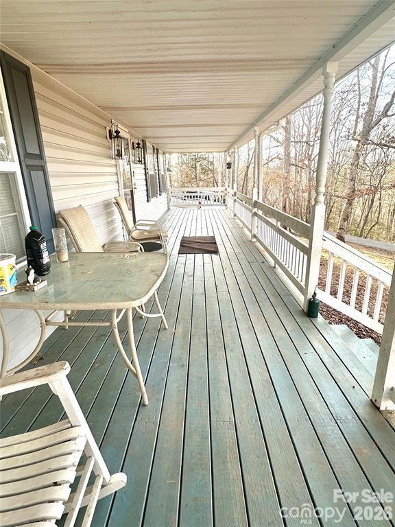 386 Groves Road — Union Mills