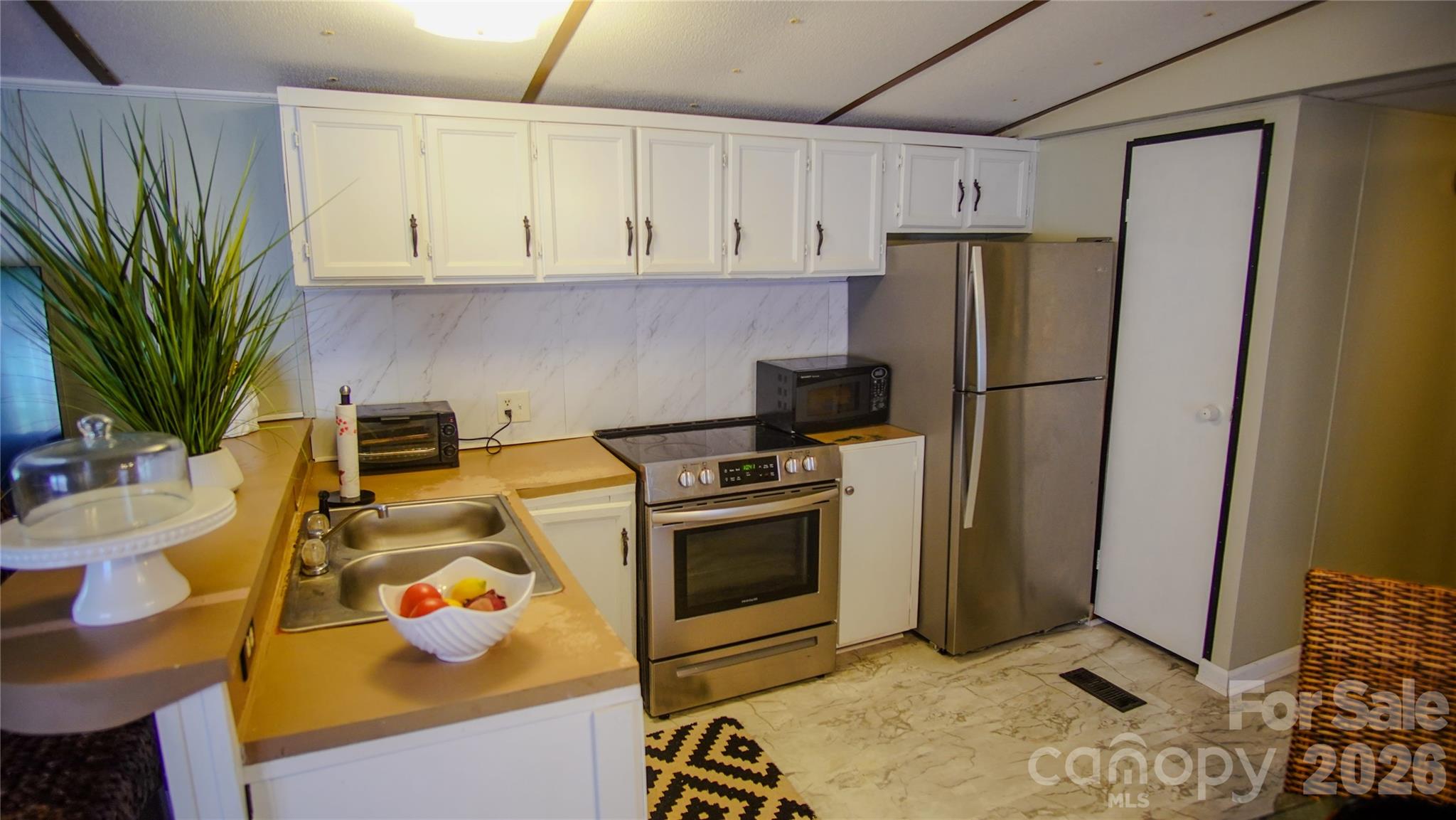 306 Golden Valley Road — Casar