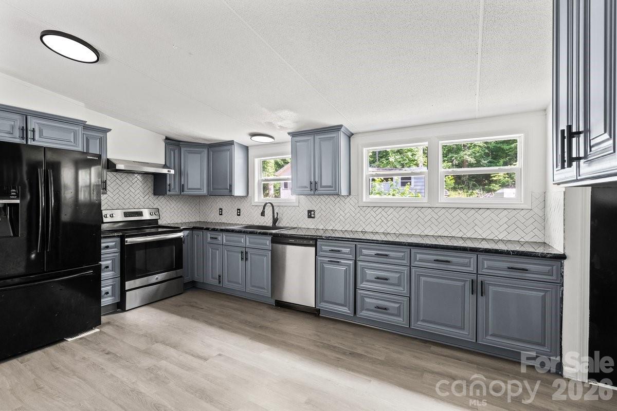 5223 Antler Drive — Iron Station