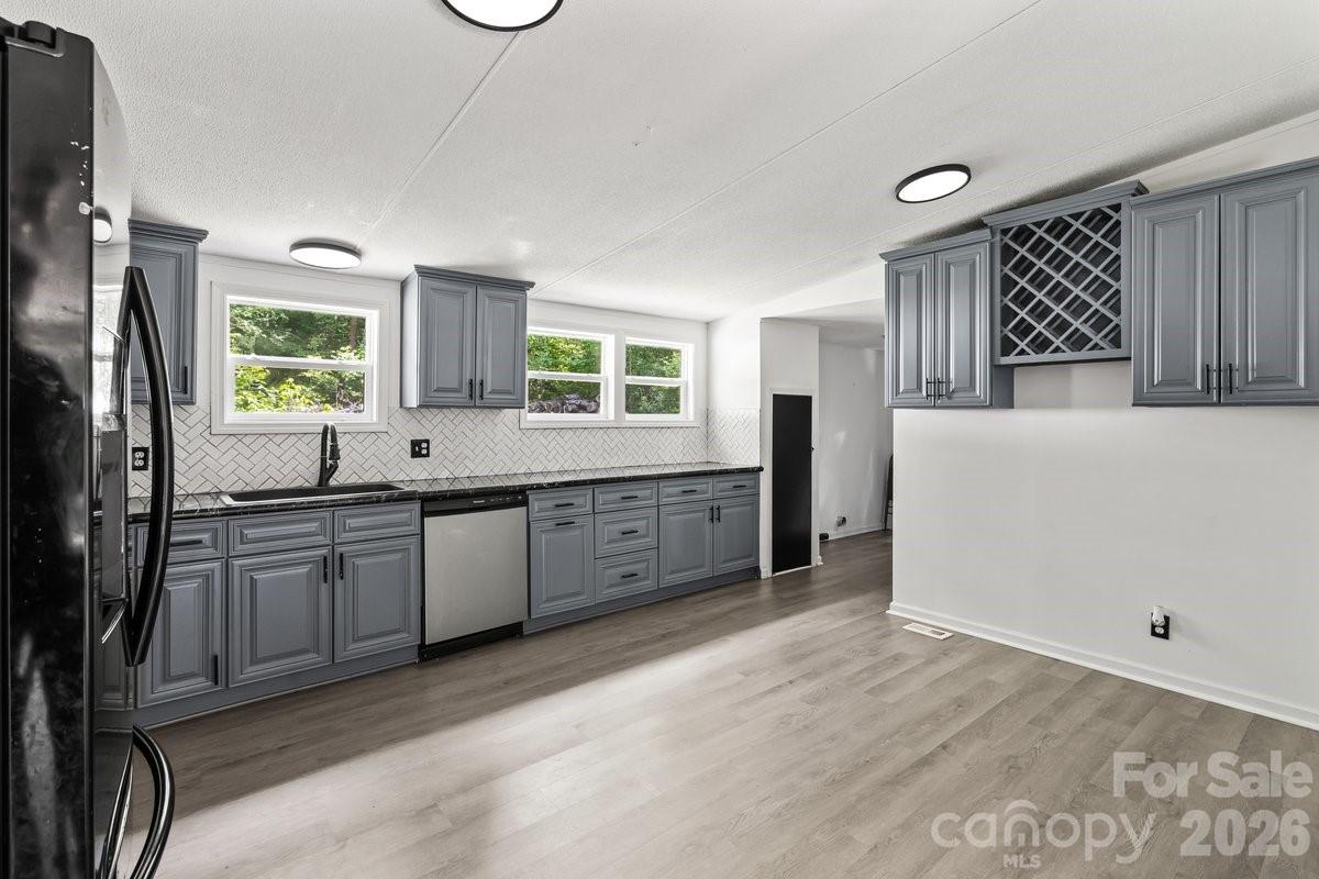 5223 Antler Drive — Iron Station