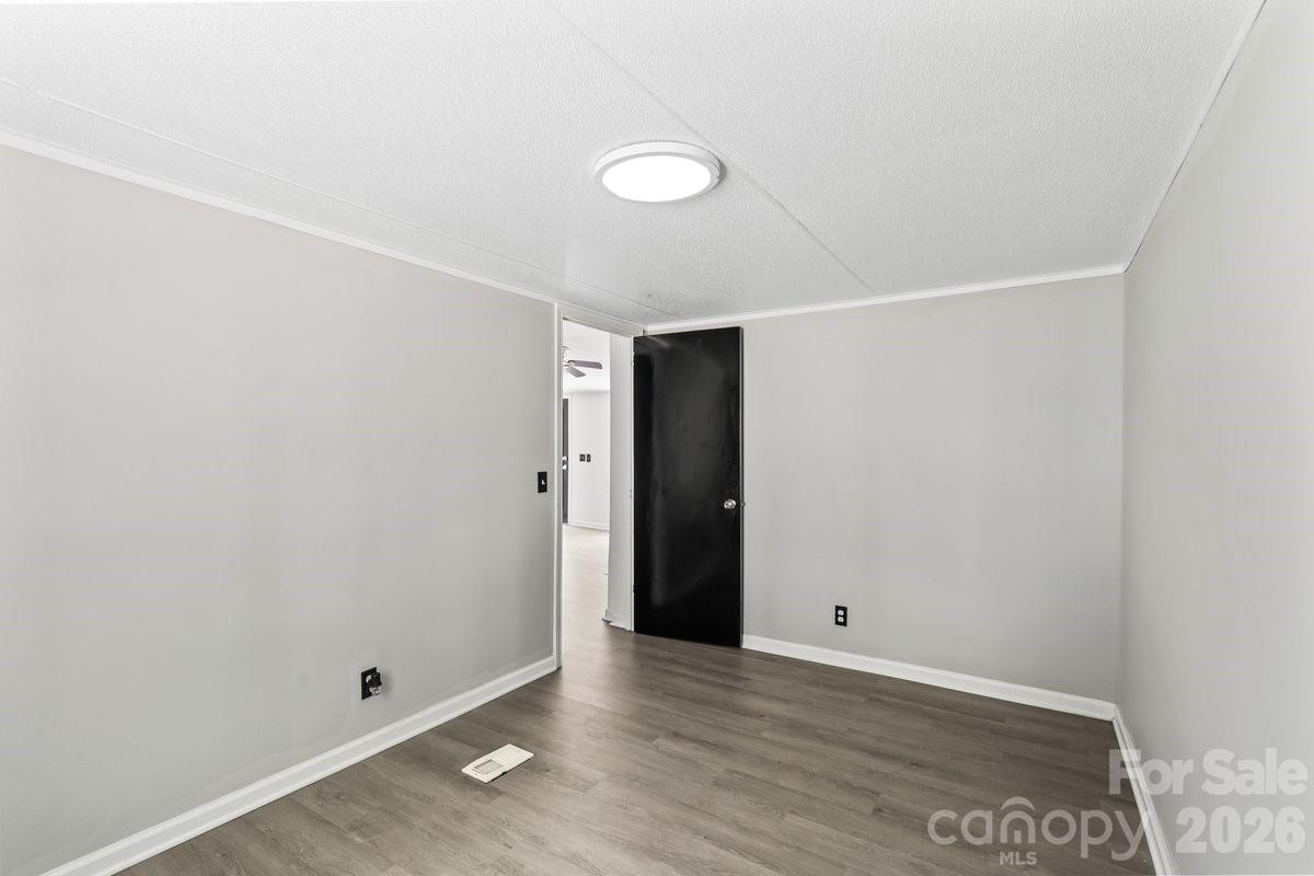 5223 Antler Drive — Iron Station