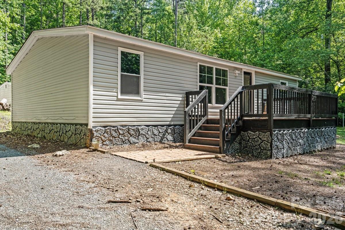5223 Antler Drive — Iron Station