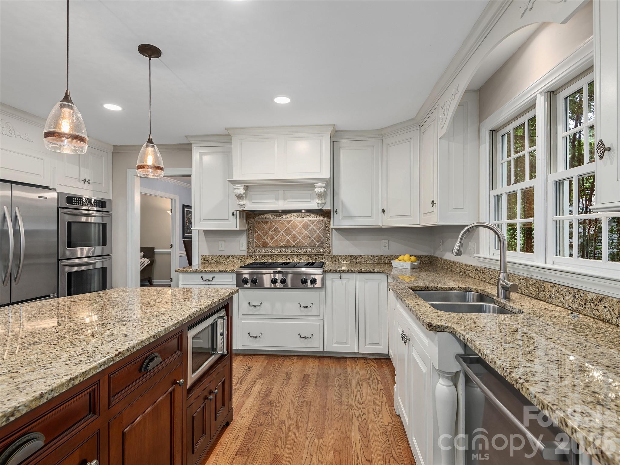 1208 Saint Charles Court — Asheville