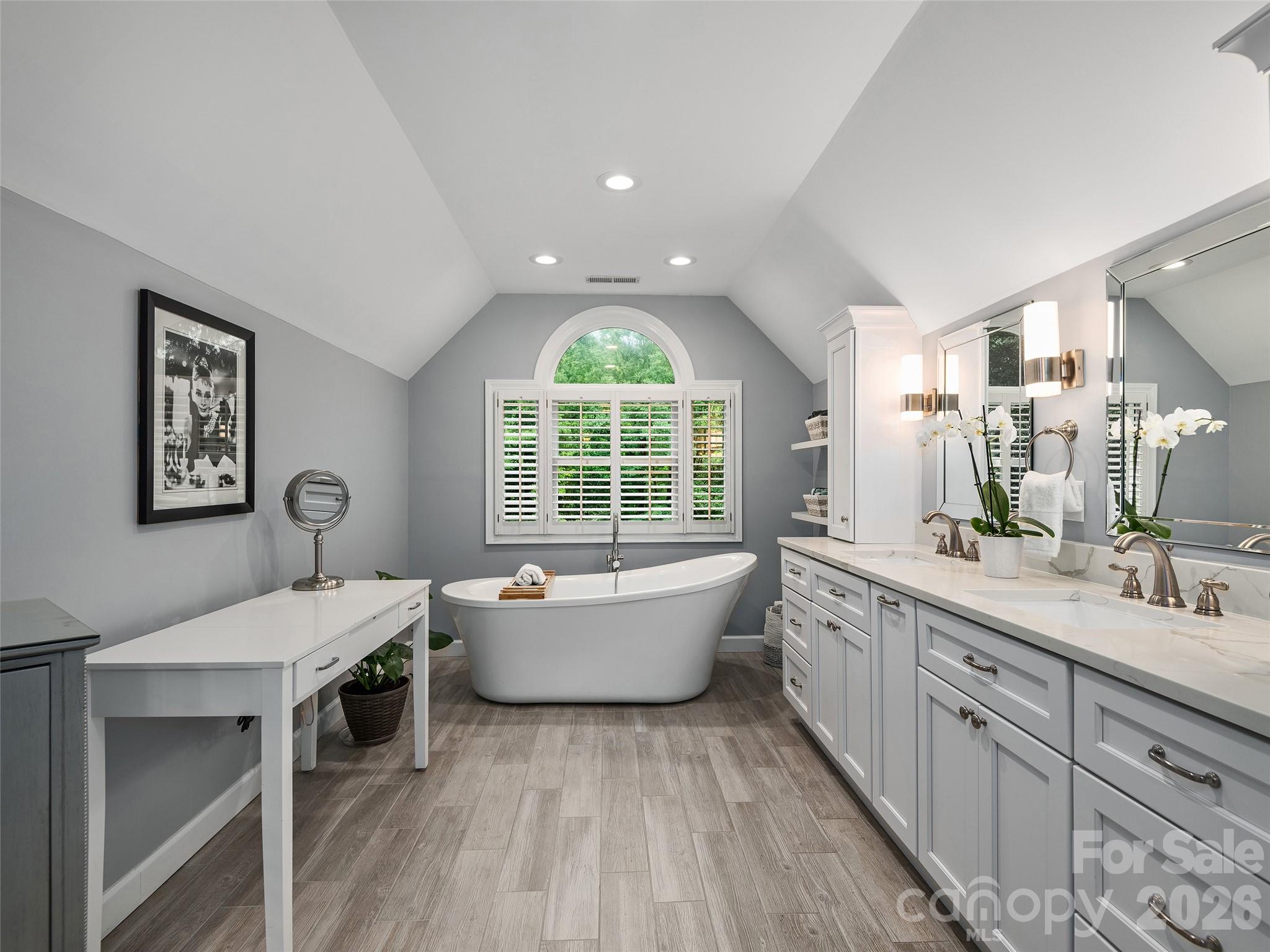 1208 Saint Charles Court — Asheville