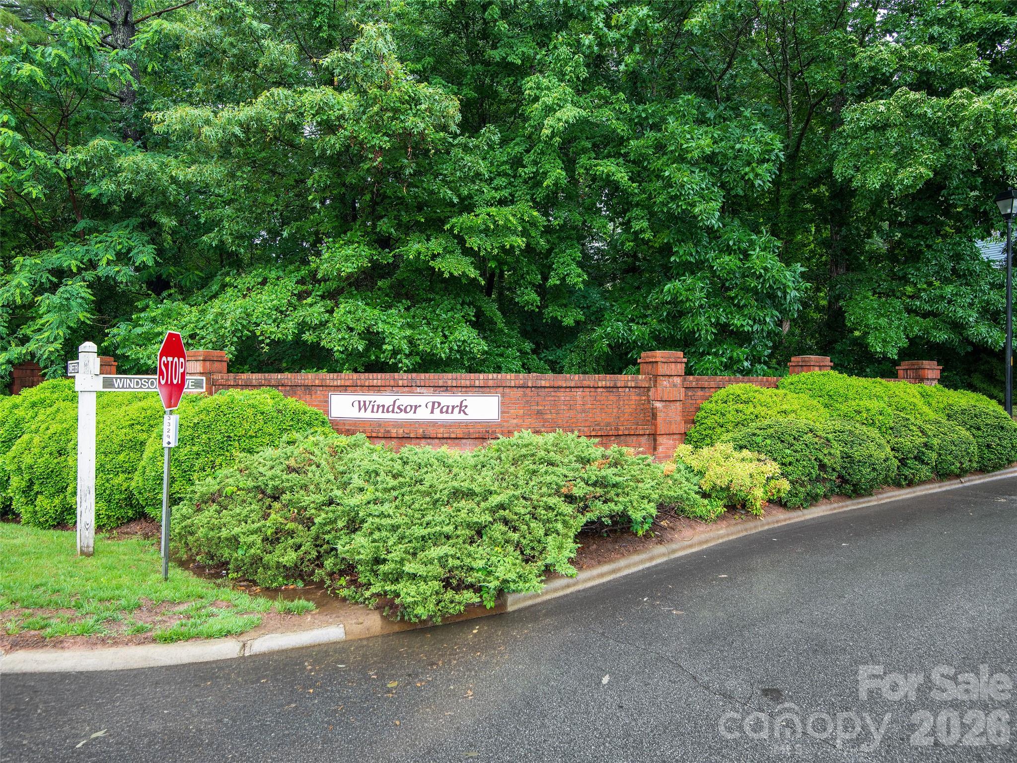 1208 Saint Charles Court — Asheville