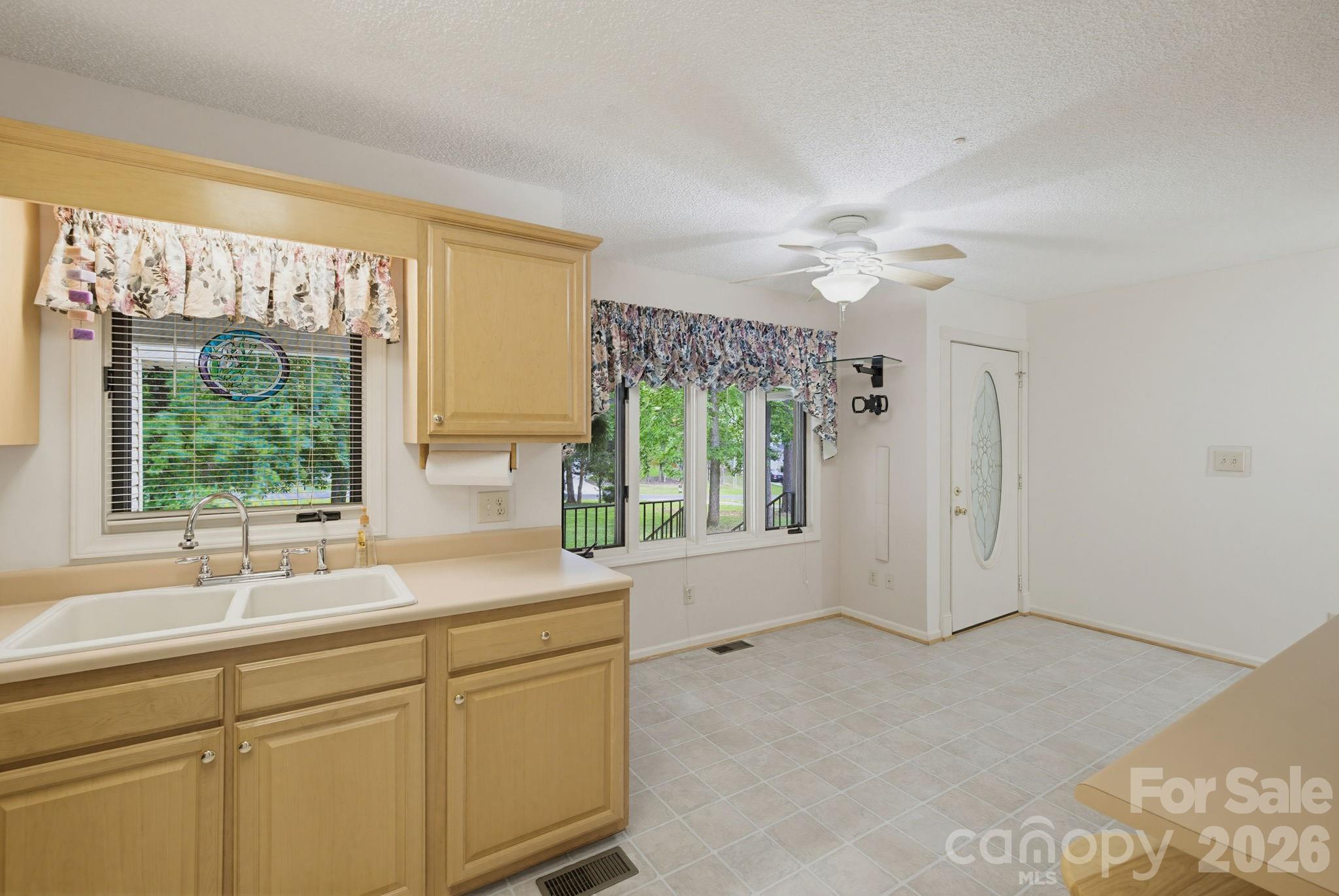 104 Willowbrook Drive — Thomasville