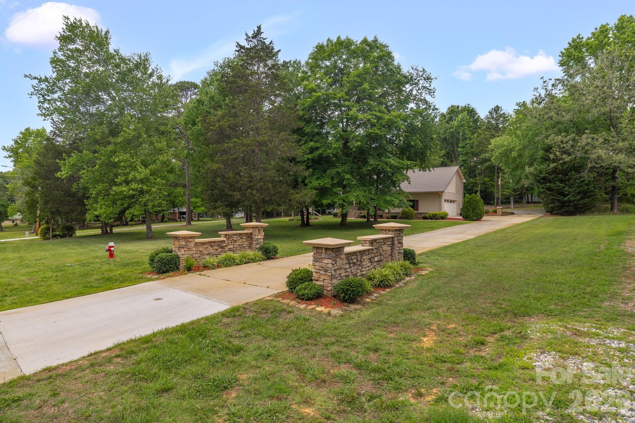 104 Willowbrook Drive — Thomasville