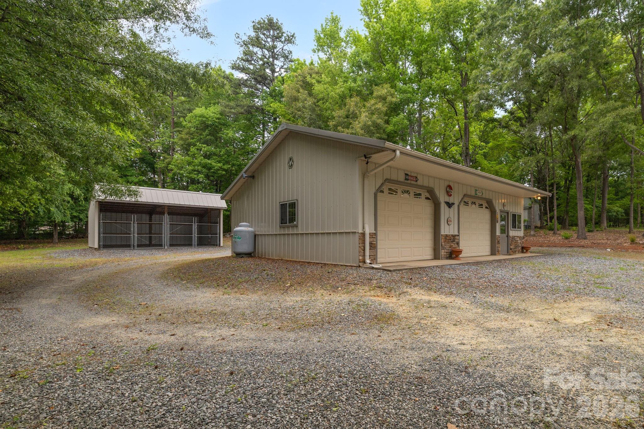 104 Willowbrook Drive — Thomasville