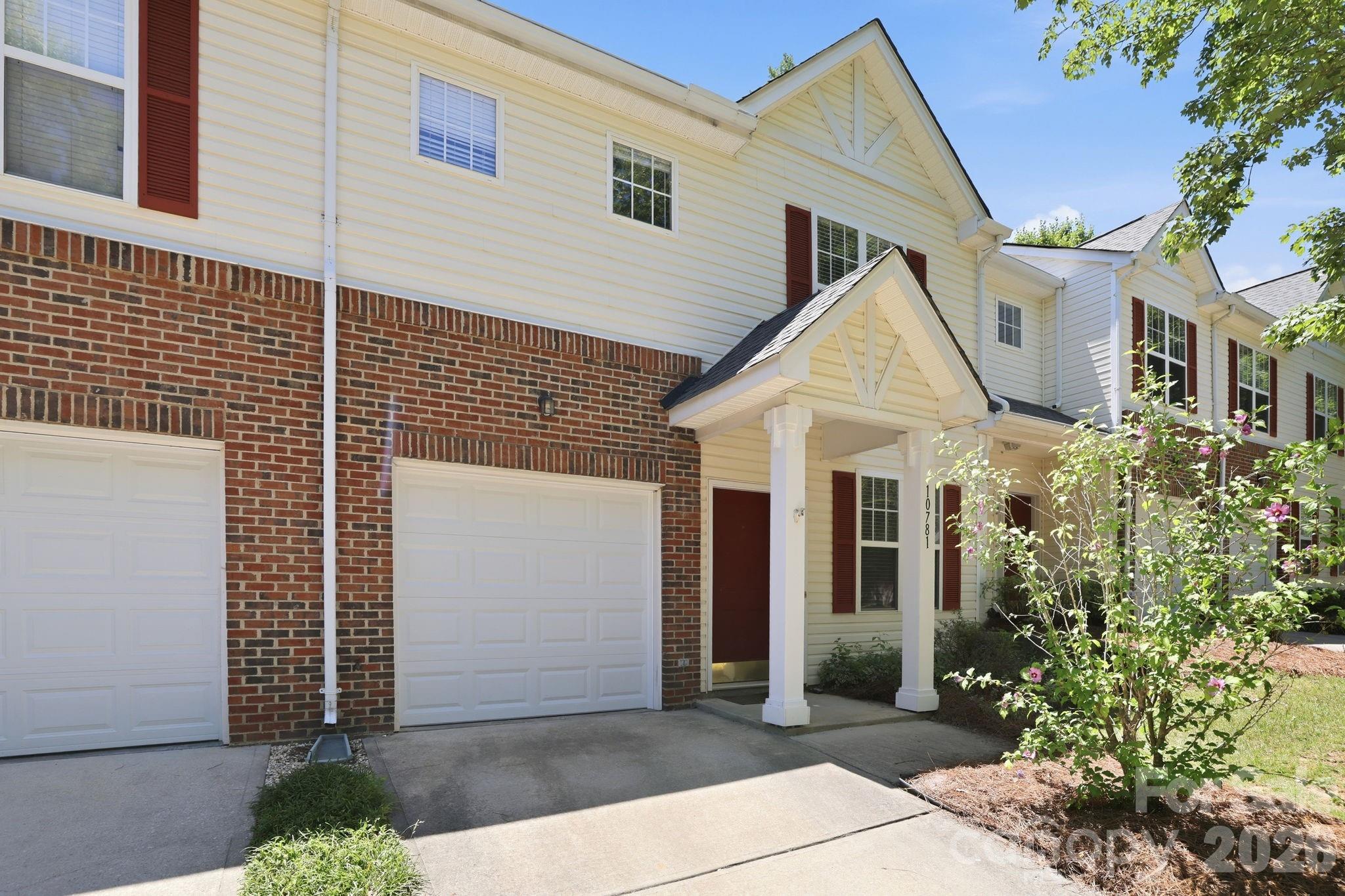 10781 Essex Hall Drive — Charlotte