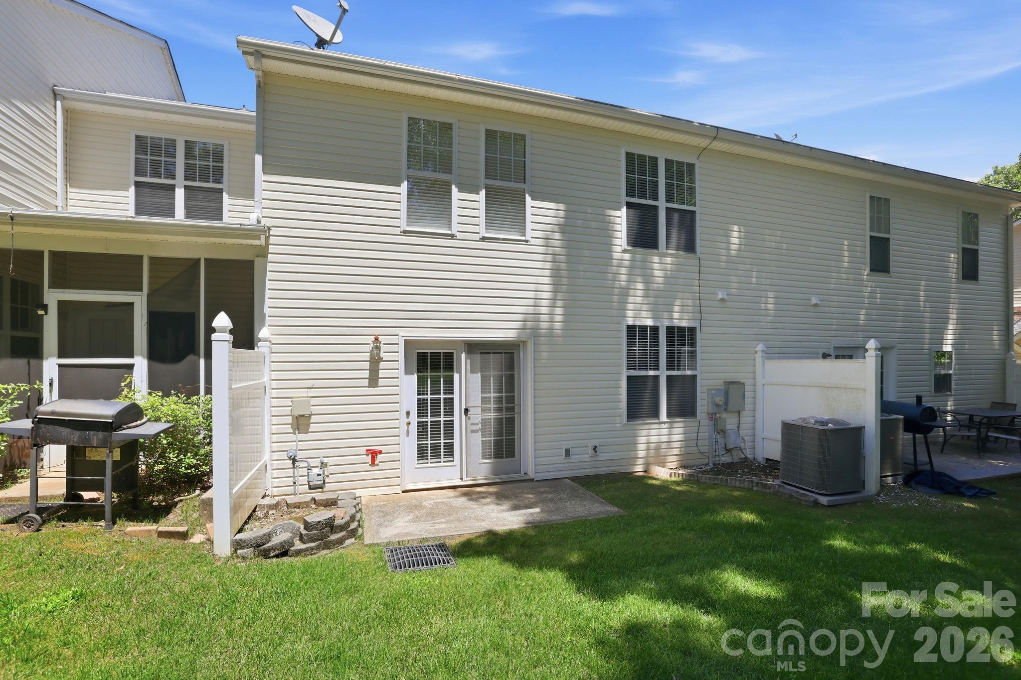 10781 Essex Hall Drive — Charlotte