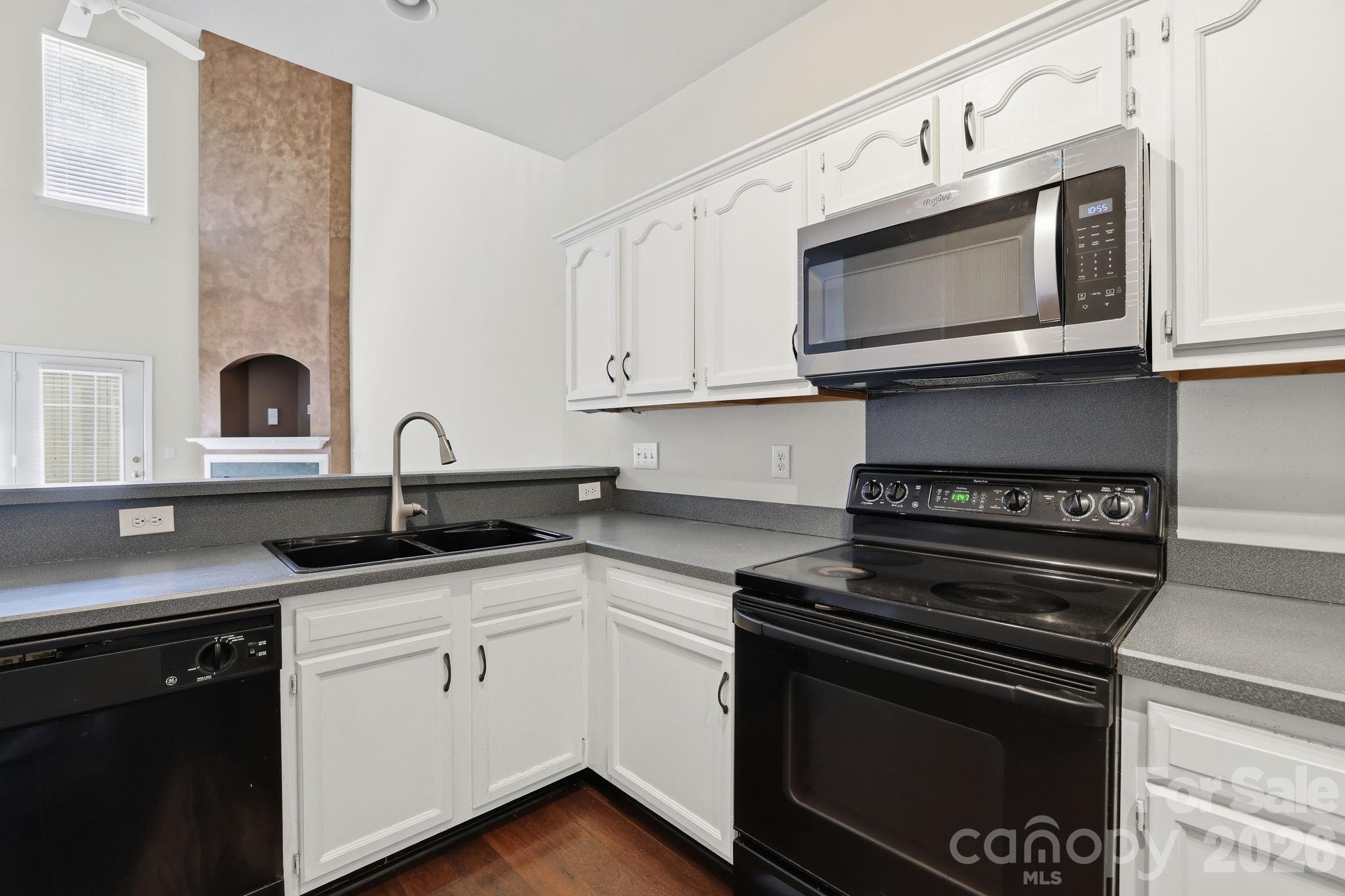 10781 Essex Hall Drive — Charlotte