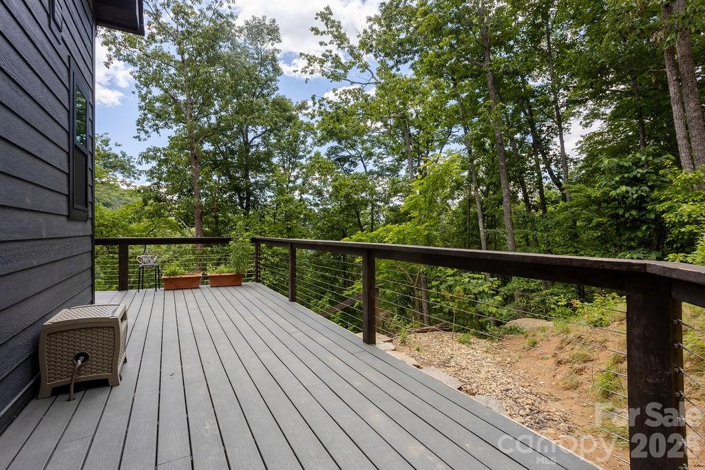 338 Fairview Forest Drive — Fairview