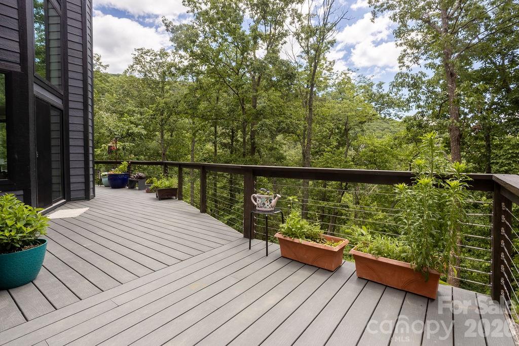 338 Fairview Forest Drive — Fairview