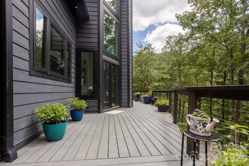 338 Fairview Forest Drive — Fairview