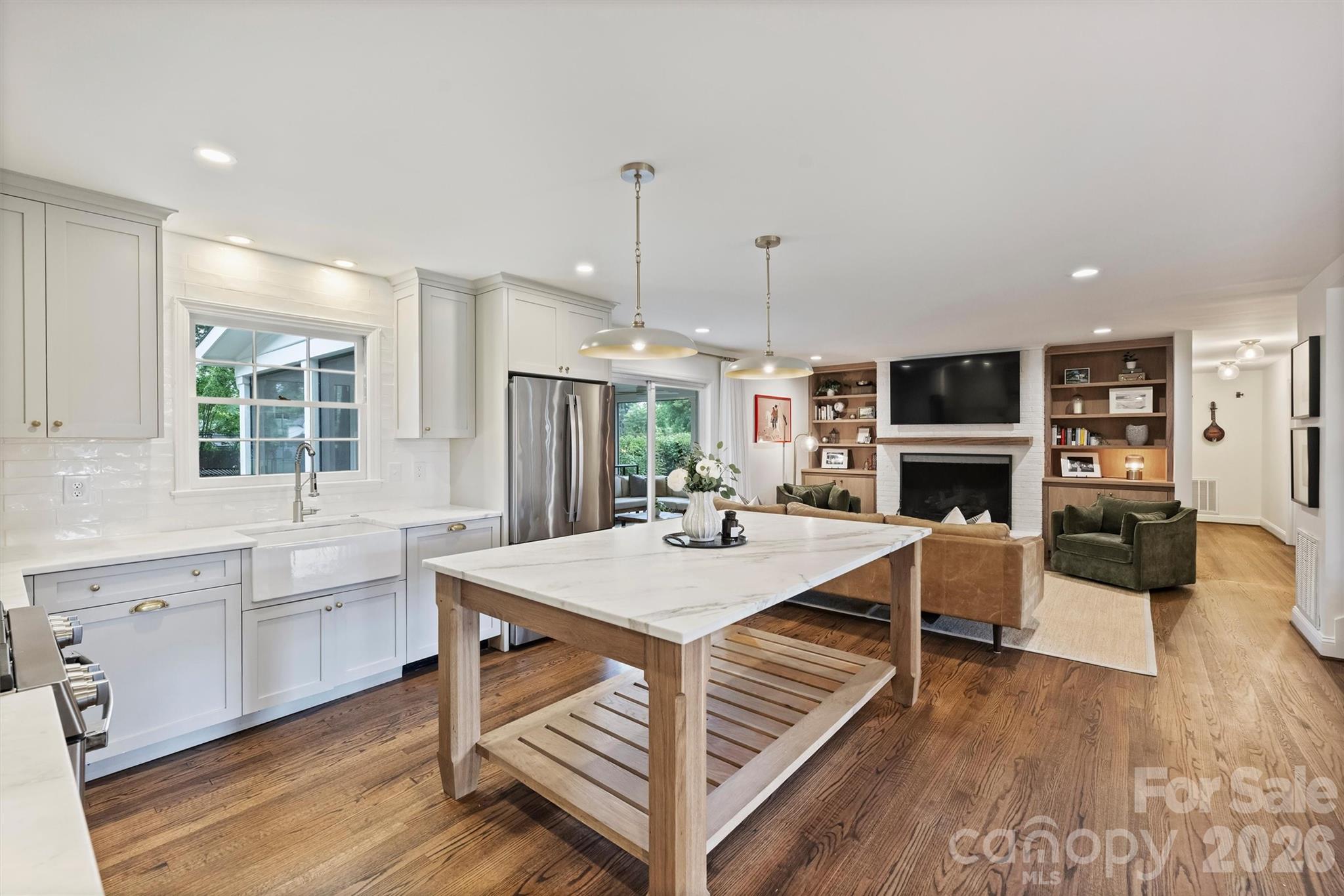 601 Lansdowne Road — Charlotte