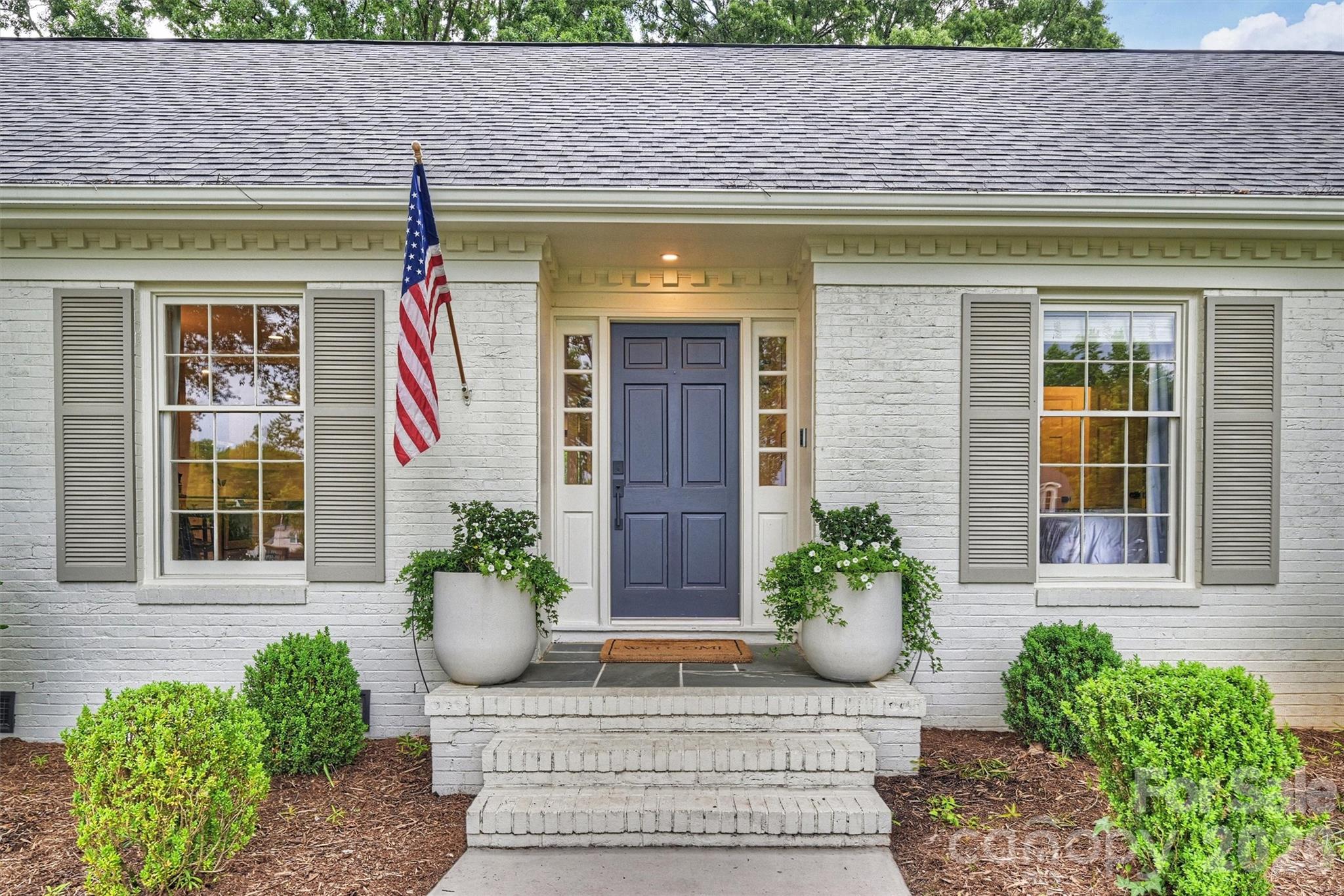 601 Lansdowne Road — Charlotte