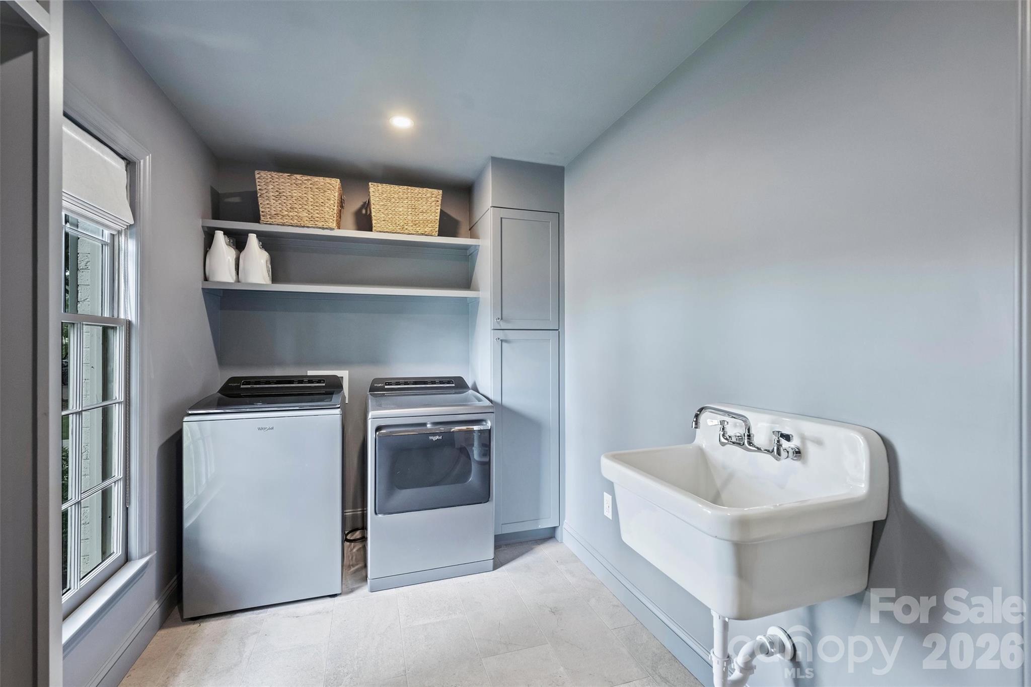 601 Lansdowne Road — Charlotte