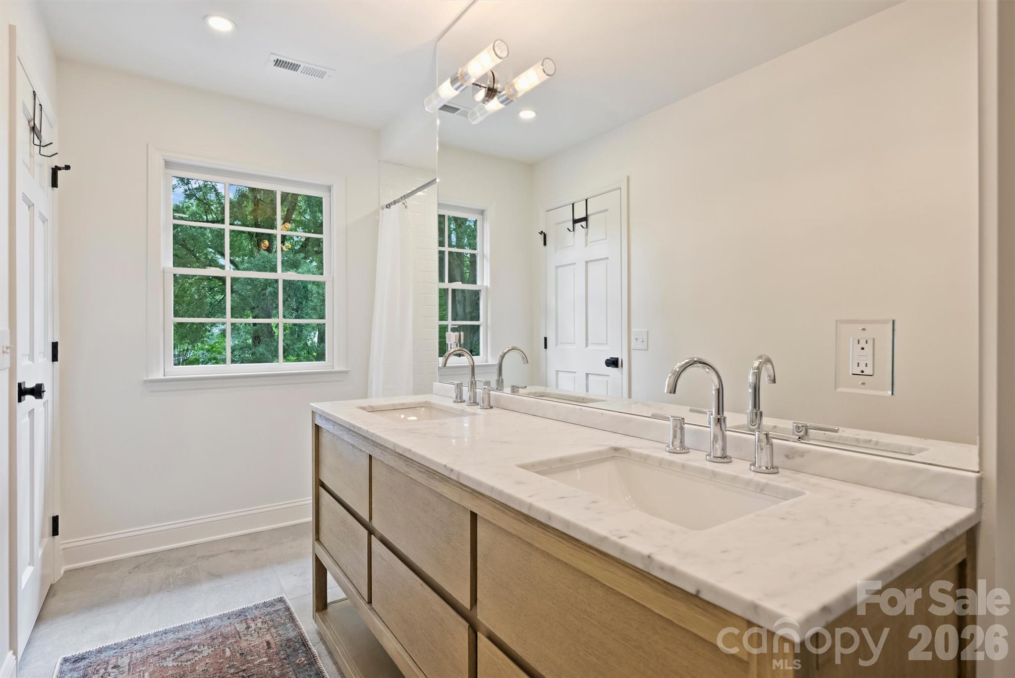 601 Lansdowne Road — Charlotte