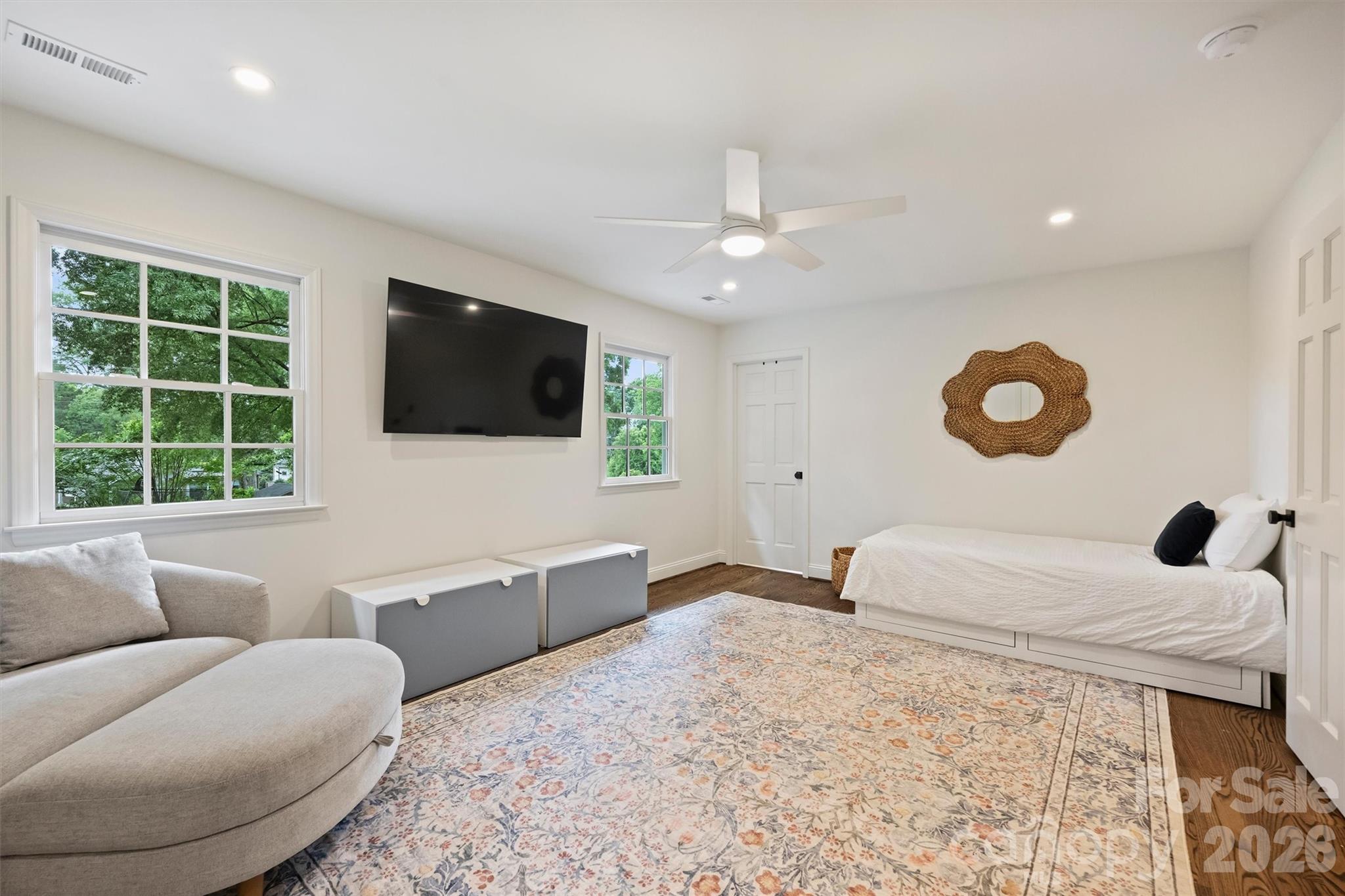 601 Lansdowne Road — Charlotte