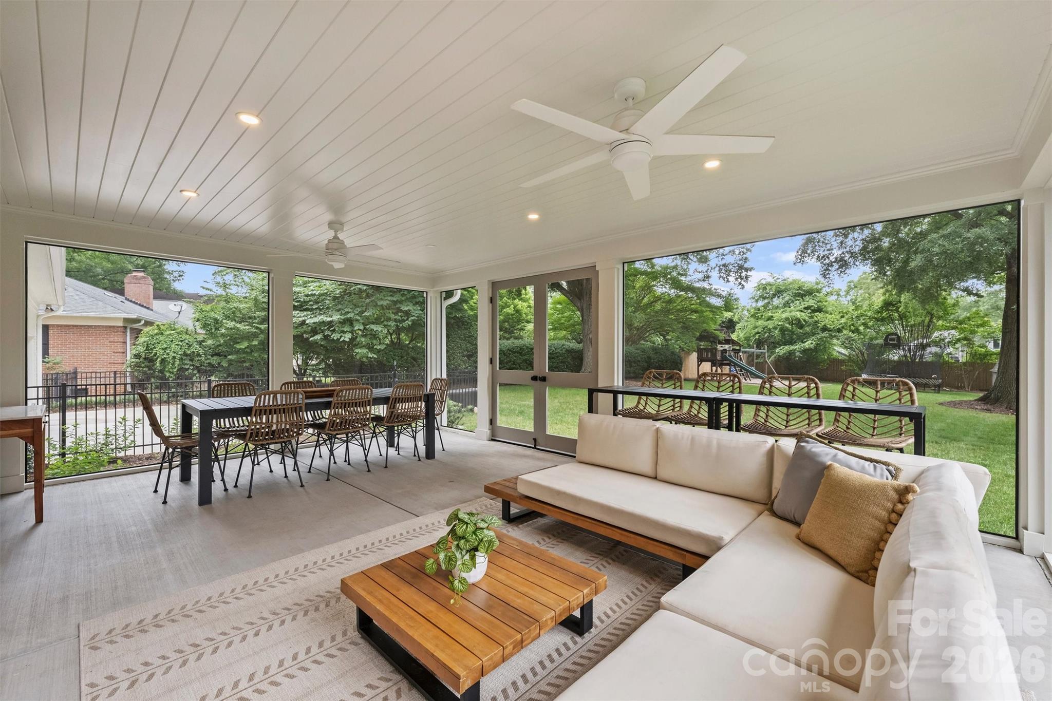 601 Lansdowne Road — Charlotte