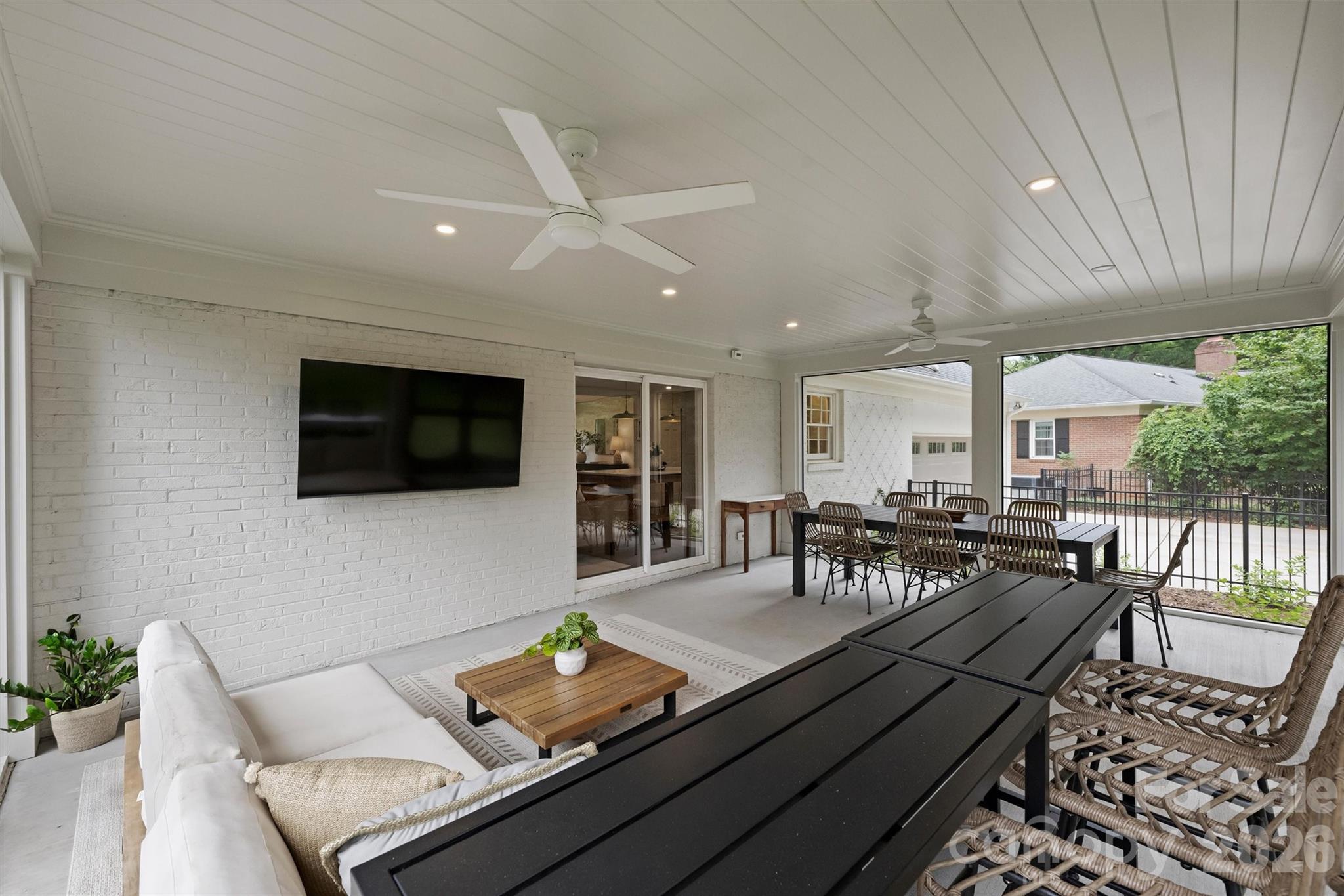 601 Lansdowne Road — Charlotte