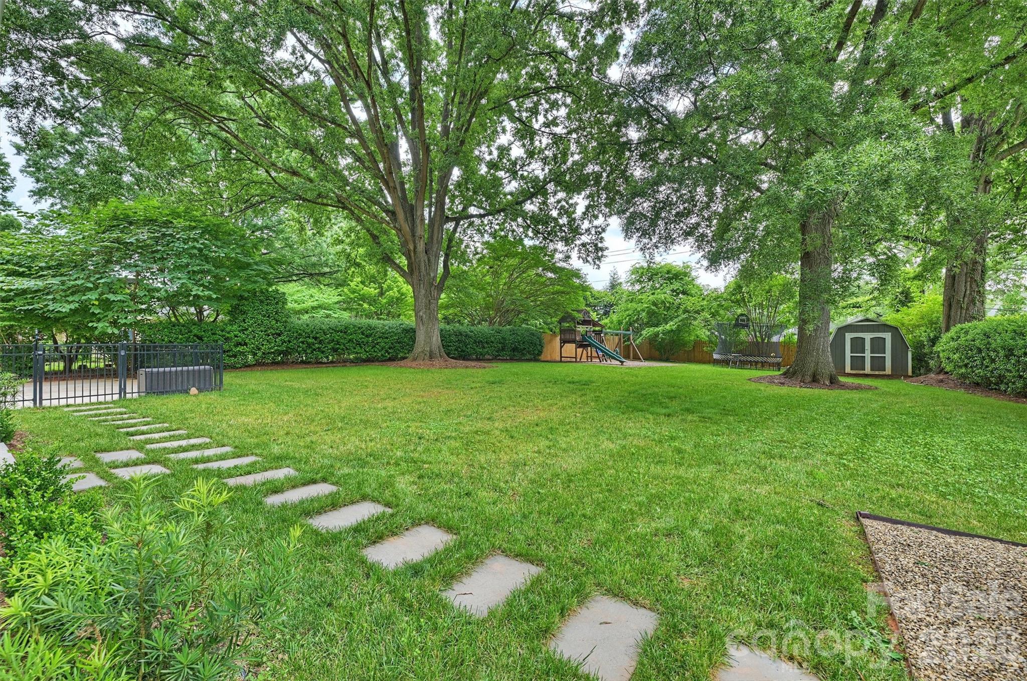 601 Lansdowne Road — Charlotte
