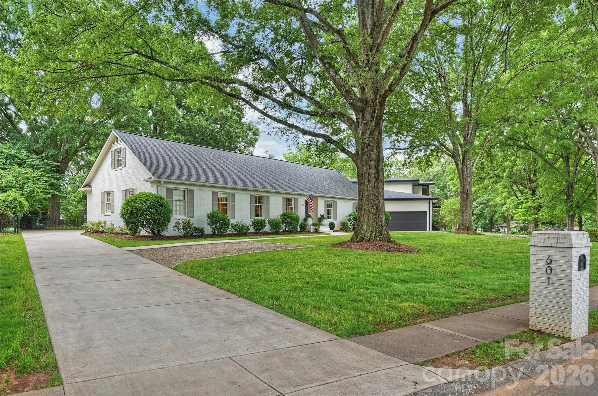 601 Lansdowne Road — Charlotte