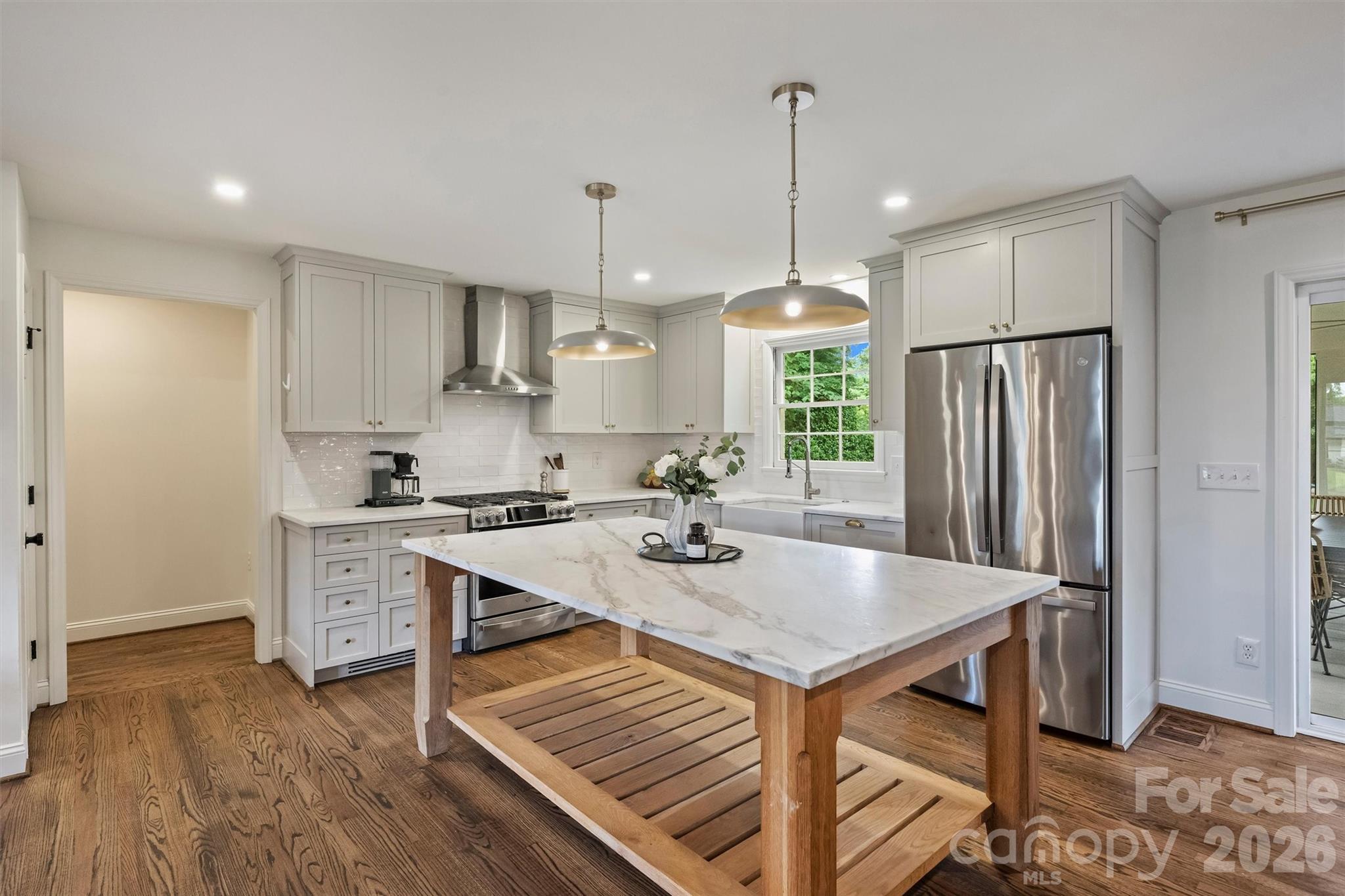 601 Lansdowne Road — Charlotte
