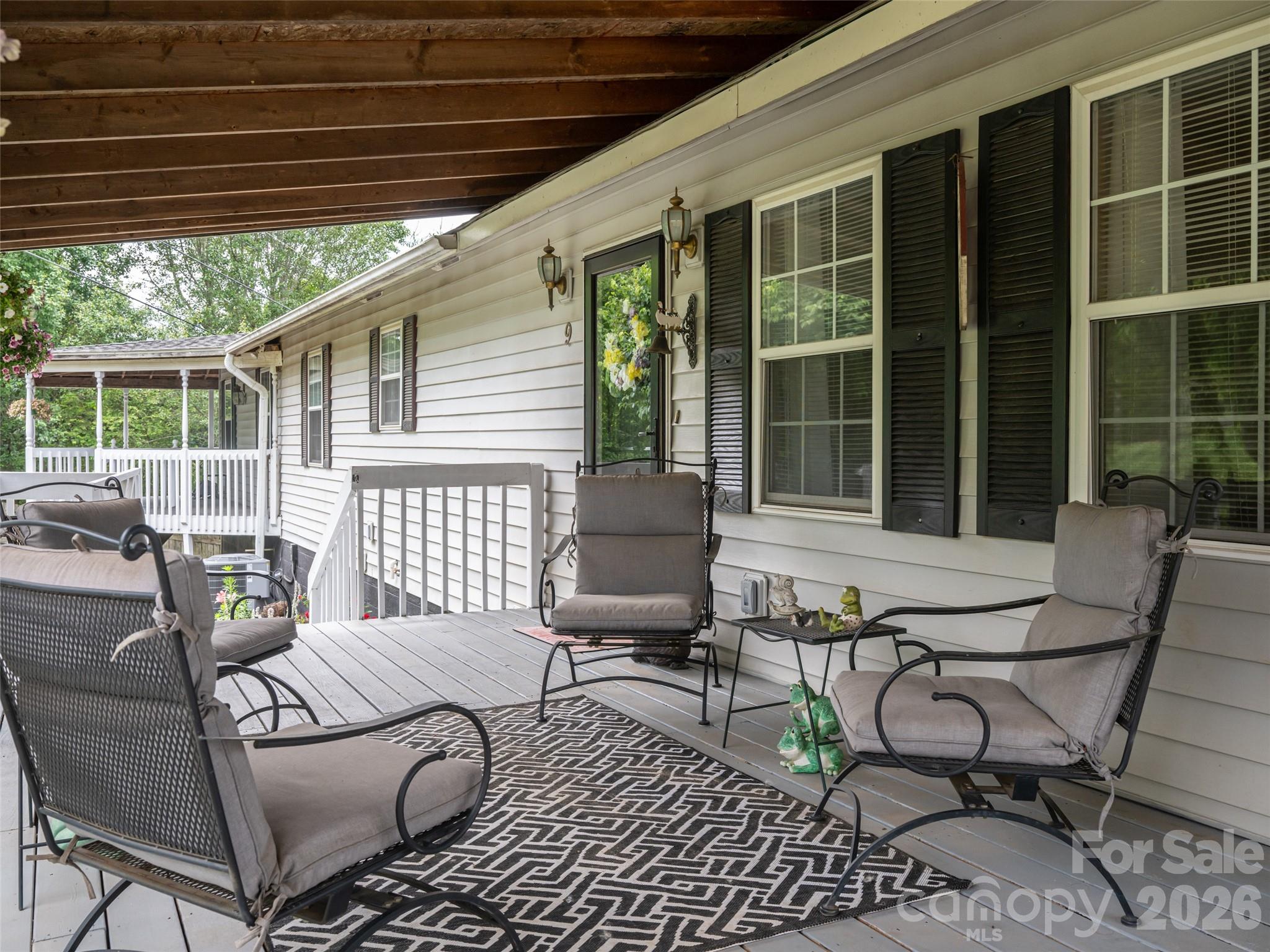 9 Coquina Lane — Leicester