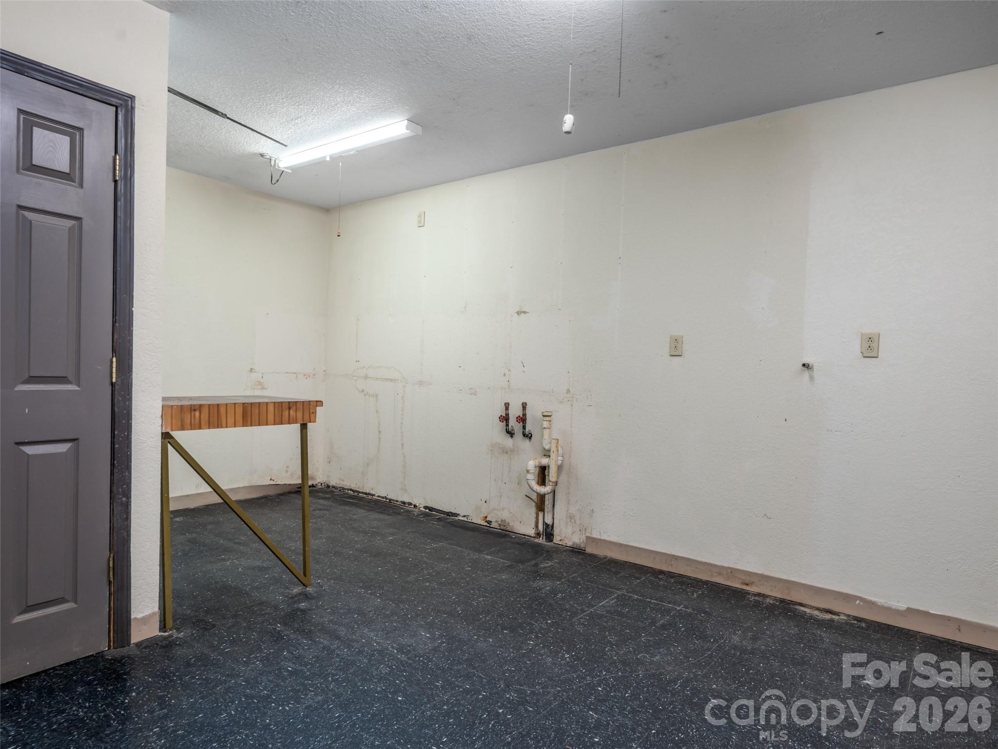 9 Coquina Lane — Leicester